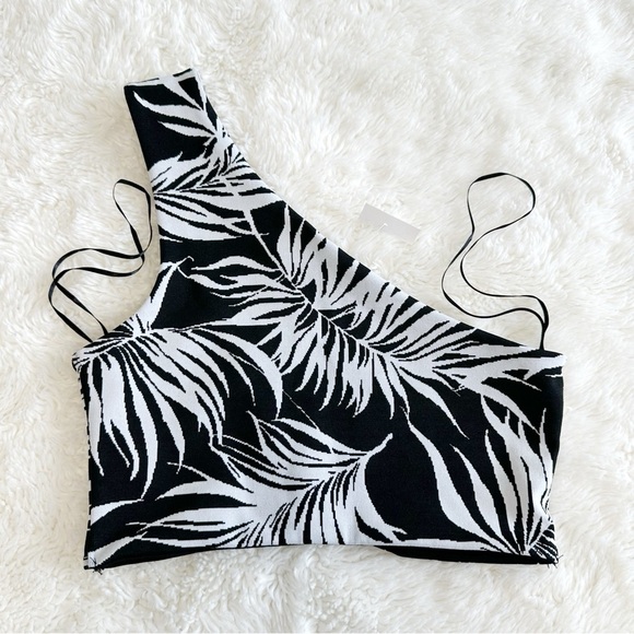NWT Woman Zara Floral Jacquard Black White Tropical Print One Shoulder Crop Top - Picture 3 of 7